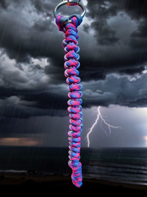 Bootlace paracord keychain