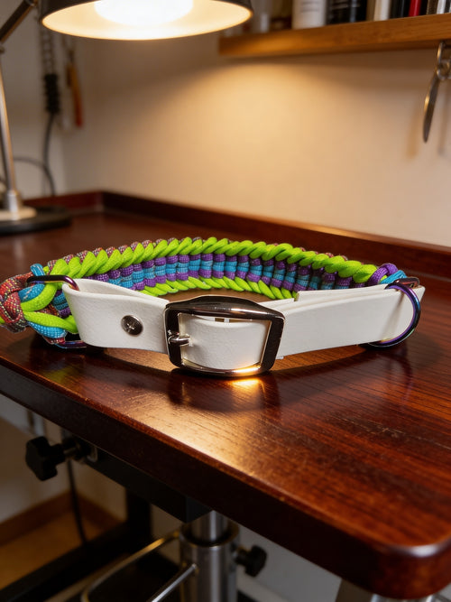 Cobra fishtail paracord dog collar detail