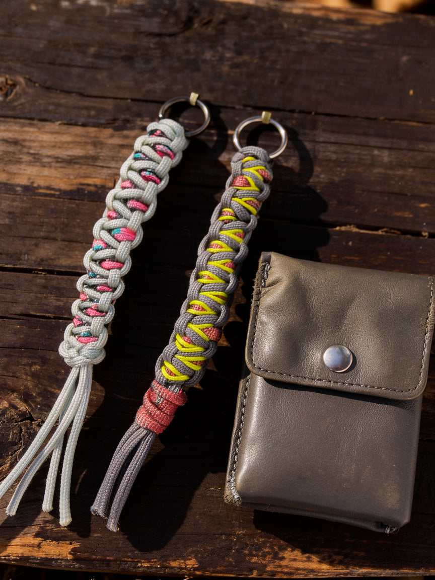Dragon eyes paracord keychain