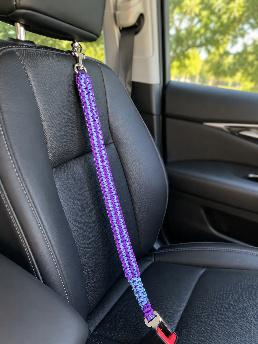 Twilight Trail Car Tether-
Safe rides with a splash of style 💜💙🐾